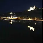 Wohnung Stadtmitte Wuerzburg, Kueche, Balkon.